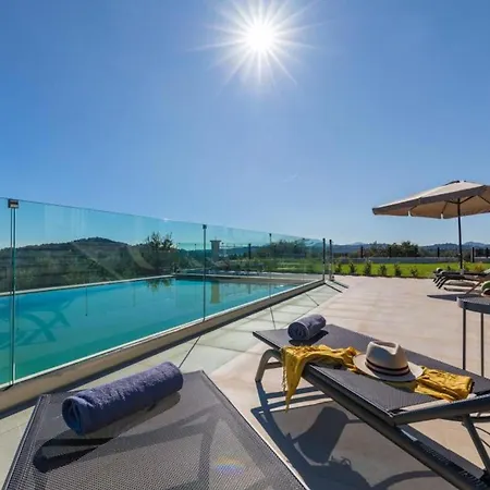 וילה Secluded Elegance At Giem 4 Bedrooms Unmatched Sea Views Private Pool & Lush Gardens Dassia, Corfu