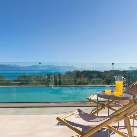 Secluded Elegance At Giem 4 Bedrooms Unmatched Sea Views Private Pool & Lush Gardens Dassia, Corfu וילה *