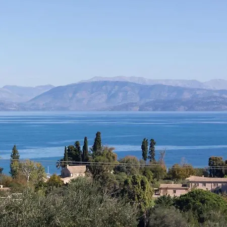 Secluded Elegance At Giem 4 Bedrooms Unmatched Sea Views Private Pool & Lush Gardens Dassia, Corfu וילה