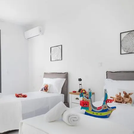 וילה Secluded Elegance At Giem 4 Bedrooms Unmatched Sea Views Private Pool & Lush Gardens Dassia, Corfu Dafnila