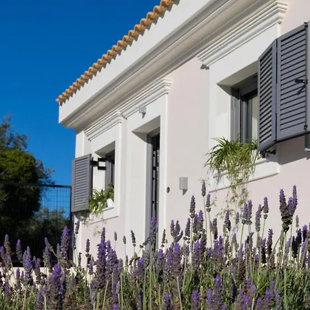 וילה Secluded Elegance At Giem 4 Bedrooms Unmatched Sea Views Private Pool & Lush Gardens Dassia, Corfu Dafnila