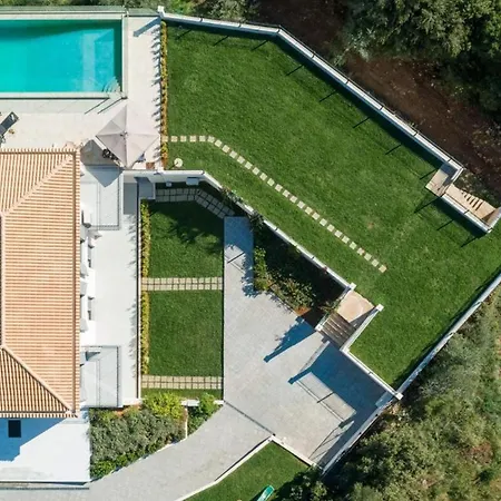 Giem: Secluded Seaside Elegance With Private Pool Dafnila