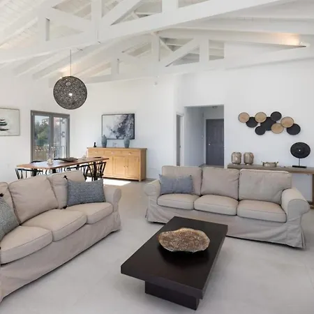 Secluded Elegance At Giem 4 Bedrooms Unmatched Sea Views Private Pool Lush Gardens Dassia, Corfu 别墅
